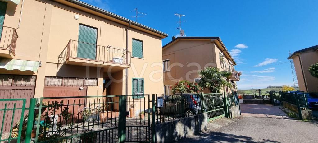 casa indipendente in vendita a Casatenovo in zona Rogoredo