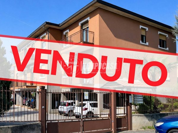 appartamento in vendita a Casatenovo in zona Campofiorenzo