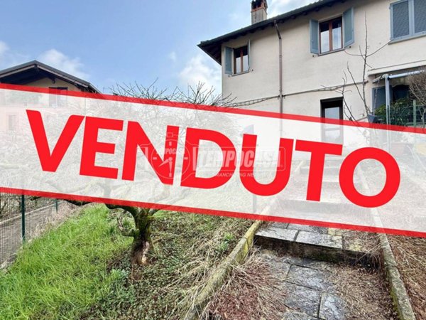 casa indipendente in vendita a Casatenovo in zona Rogoredo