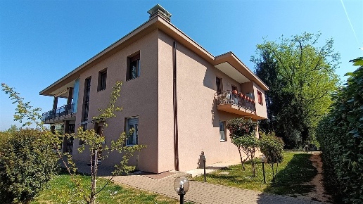 casa indipendente in vendita a Casatenovo in zona Campofiorenzo