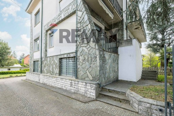 casa indipendente in vendita a Casatenovo