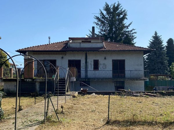 casa indipendente in vendita a Casatenovo in zona Rogoredo