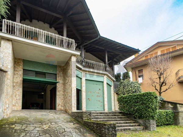 casa indipendente in vendita a Casatenovo