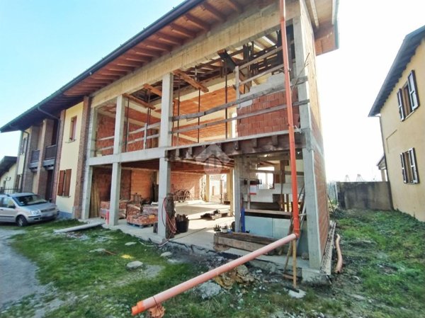 casa indipendente in vendita a Casatenovo