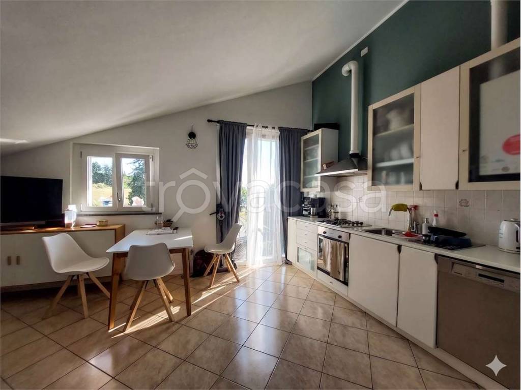 appartamento in vendita a Casatenovo