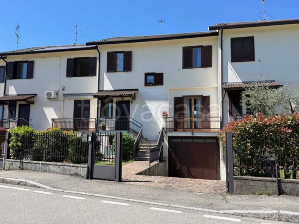 casa indipendente in vendita a Casatenovo