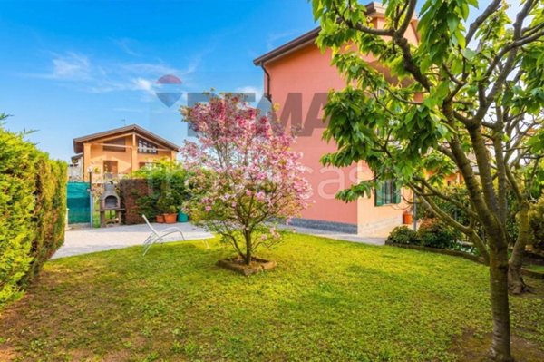 casa indipendente in vendita a Casatenovo in zona Galgiana