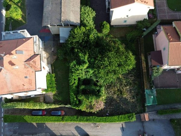 casa indipendente in vendita a Casatenovo in zona Rogoredo
