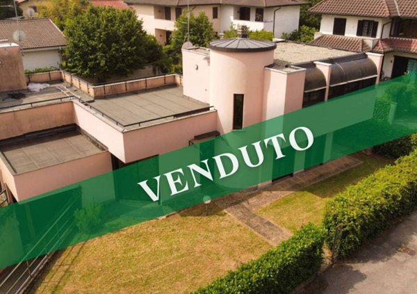 casa indipendente in vendita a Casatenovo in zona Rogoredo