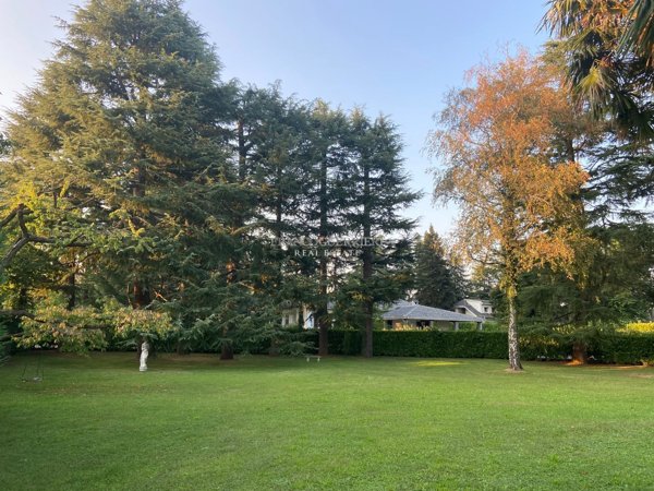 terreno edificabile in vendita a Casatenovo in zona Campofiorenzo