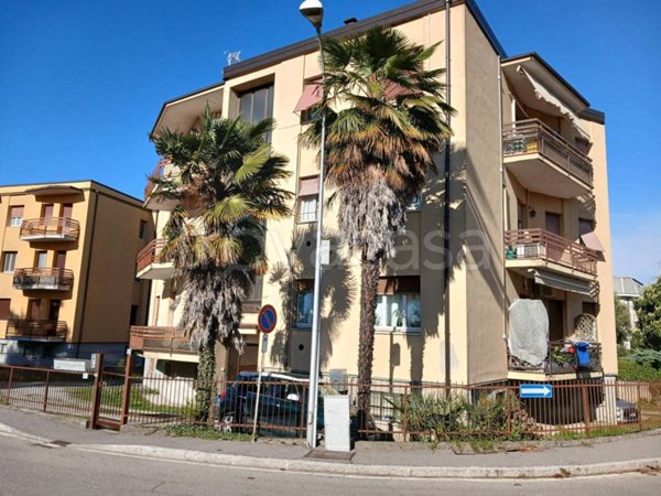appartamento in vendita a Casatenovo