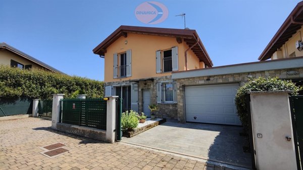 casa indipendente in vendita a Casatenovo in zona Rogoredo