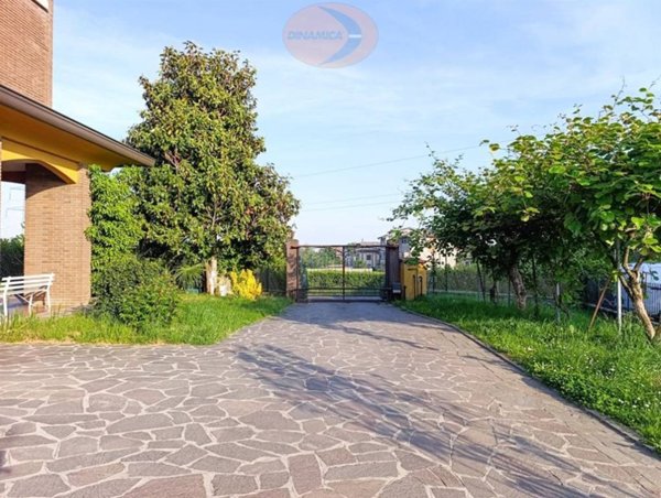 appartamento in vendita a Casatenovo in zona Valaperta