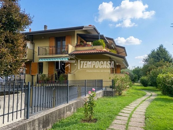 appartamento in vendita a Casatenovo in zona Campofiorenzo