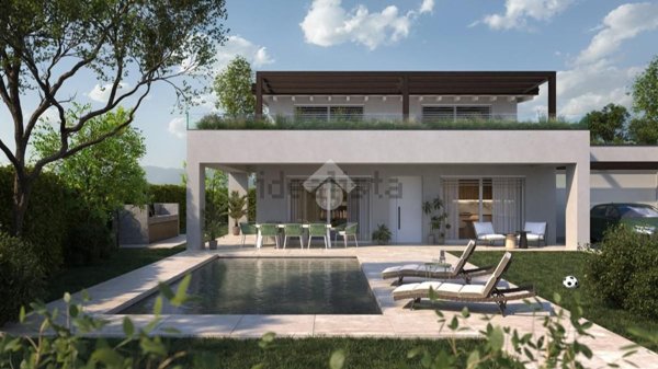 casa indipendente in vendita a Casatenovo in zona Campofiorenzo
