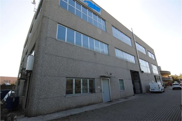locale commerciale in vendita a Cassago Brianza