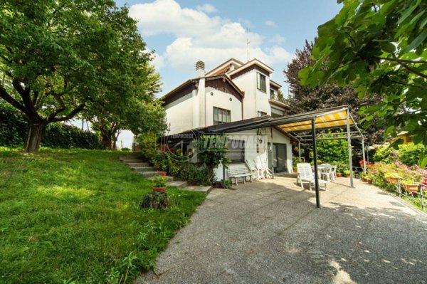 casa indipendente in vendita a Cassago Brianza
