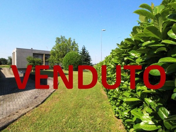 appartamento in vendita a Cassago Brianza in zona Tremoncino