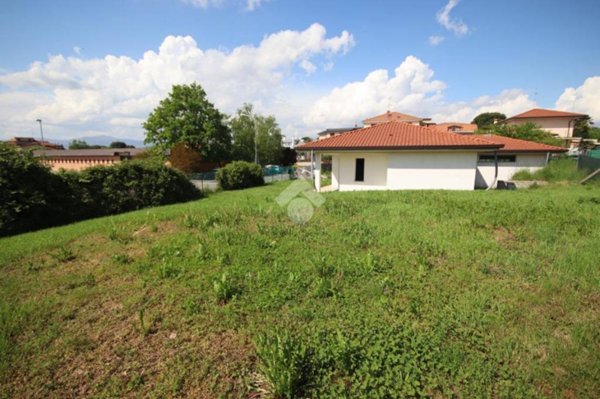casa indipendente in vendita a Cassago Brianza
