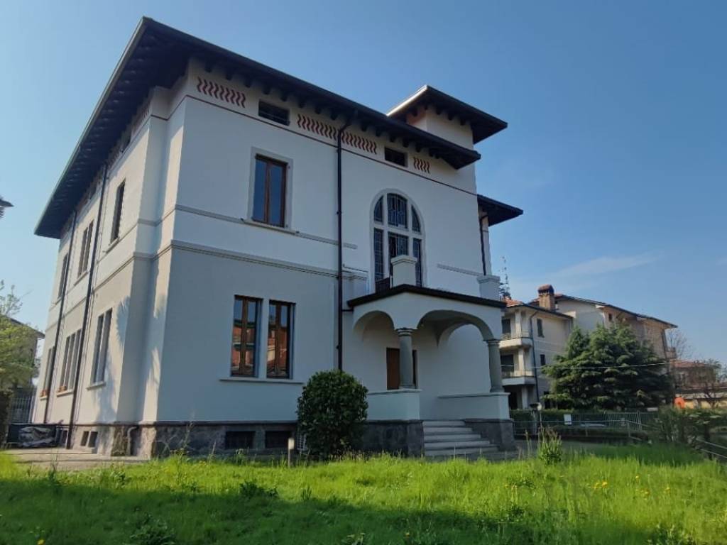 appartamento in vendita a Cassago Brianza