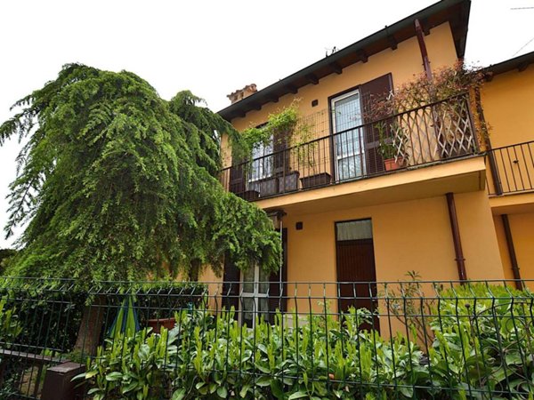 casa indipendente in vendita a Cassago Brianza