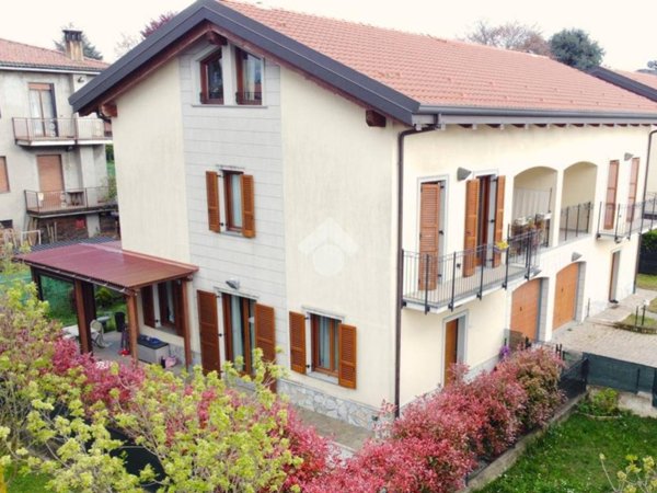 casa indipendente in vendita a Cassago Brianza