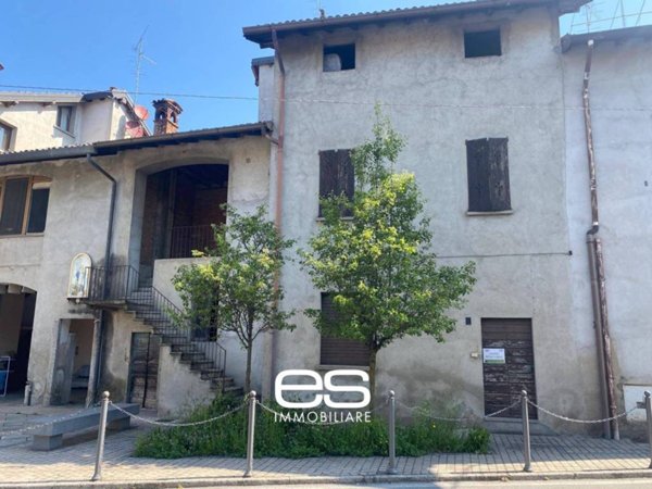 casa indipendente in vendita a Cassago Brianza