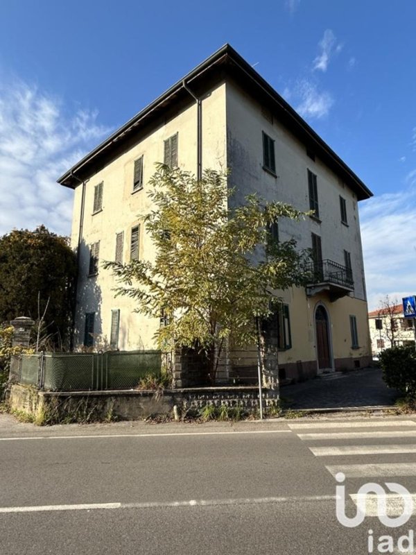 appartamento in vendita a Cassago Brianza