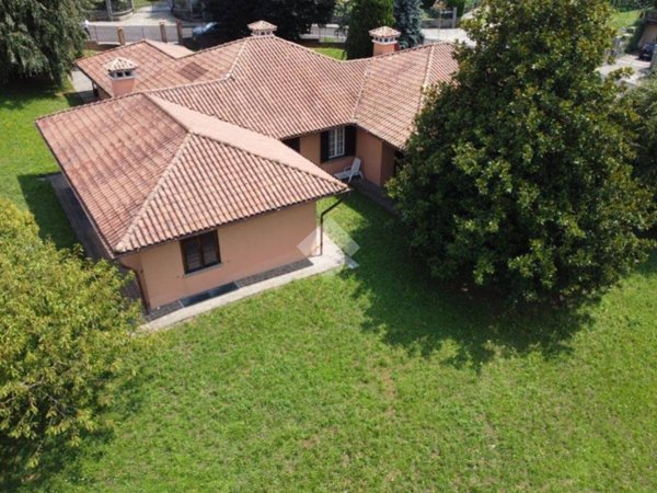 casa indipendente in vendita a Cassago Brianza