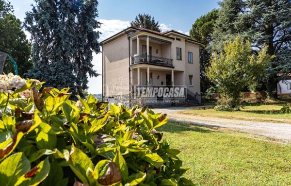 casa indipendente in vendita a Cassago Brianza
