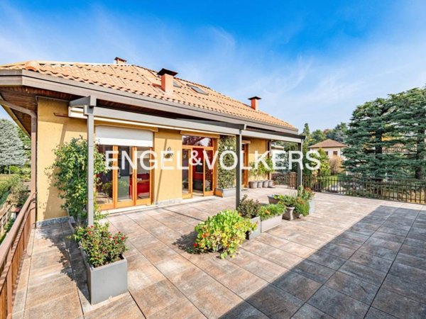 casa indipendente in vendita a Cassago Brianza