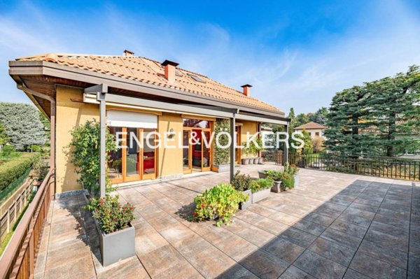 casa indipendente in vendita a Cassago Brianza