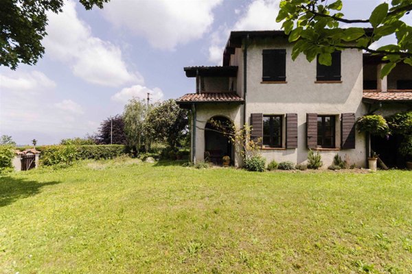 casa indipendente in vendita a Cassago Brianza