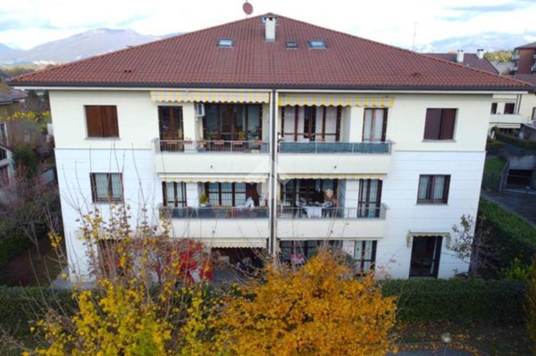 appartamento in vendita a Cassago Brianza in zona Tremoncino