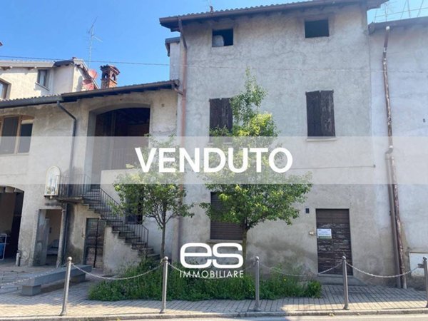 casa indipendente in vendita a Cassago Brianza in zona Tremoncino