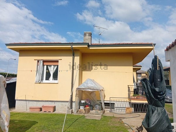 casa indipendente in vendita a Cassago Brianza