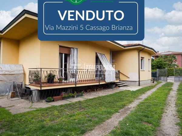 casa indipendente in vendita a Cassago Brianza in zona Tremoncino