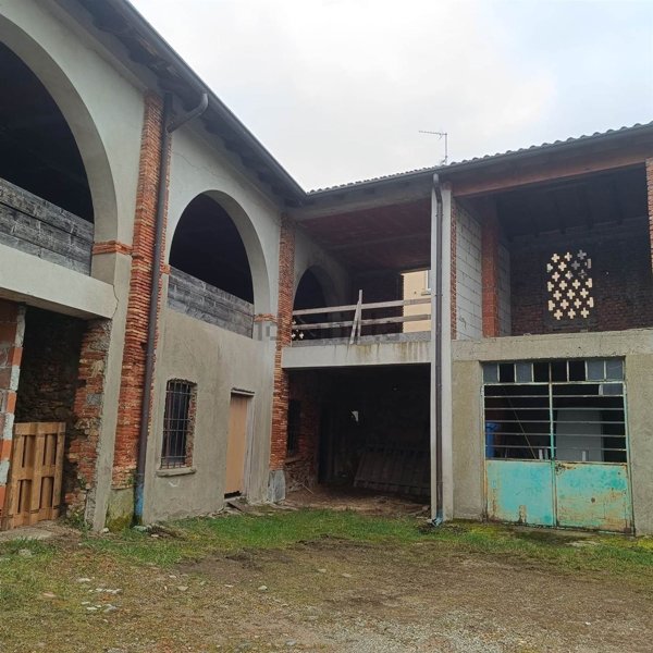 casale in vendita a Cassago Brianza in zona Tremoncino