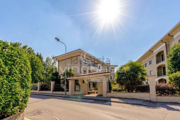 appartamento in vendita a Cassago Brianza in zona Tremoncino