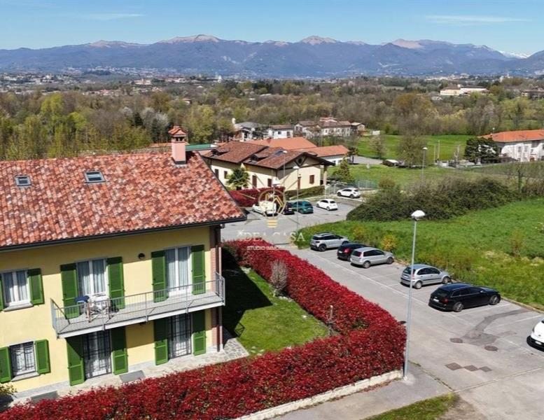 appartamento in vendita a Cassago Brianza in zona Tremoncino