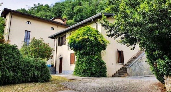 villa in vendita a Castello di Brianza