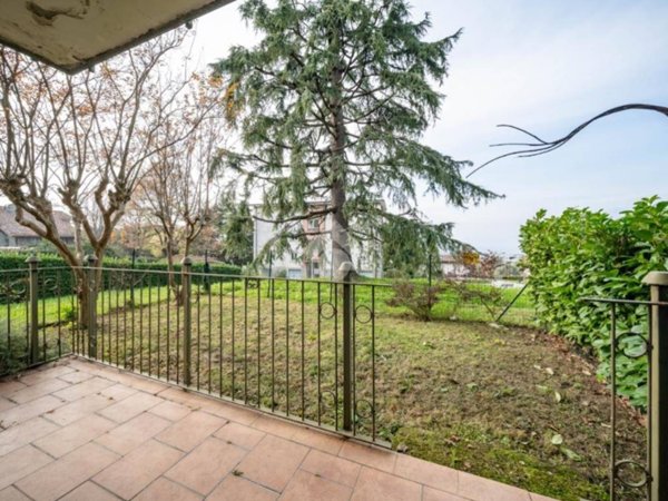 appartamento in vendita a Castello di Brianza in zona Brianzola