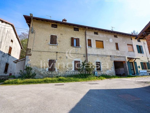 appartamento in vendita a Castello di Brianza