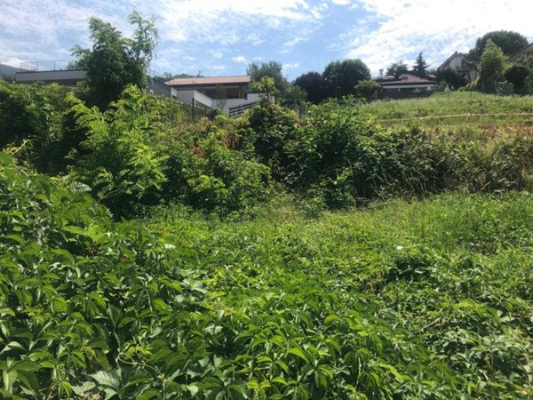 terreno edificabile in vendita a Castello di Brianza in zona Brianzola