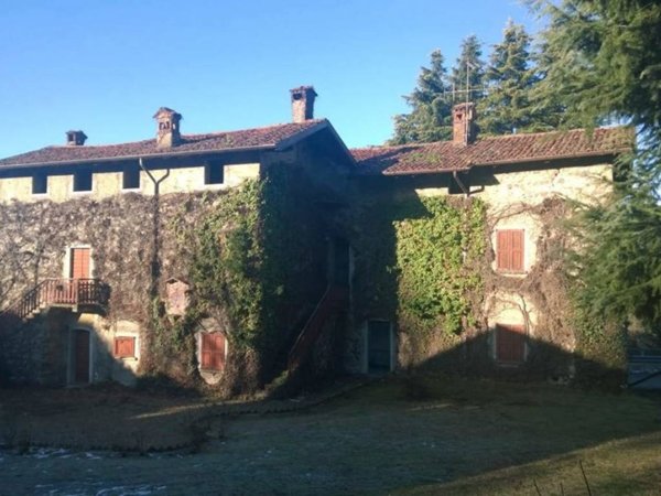 casa indipendente in vendita a Castello di Brianza