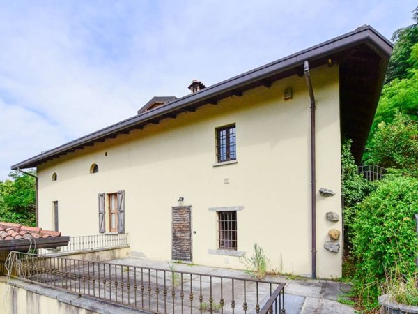 casa indipendente in vendita a Castello di Brianza