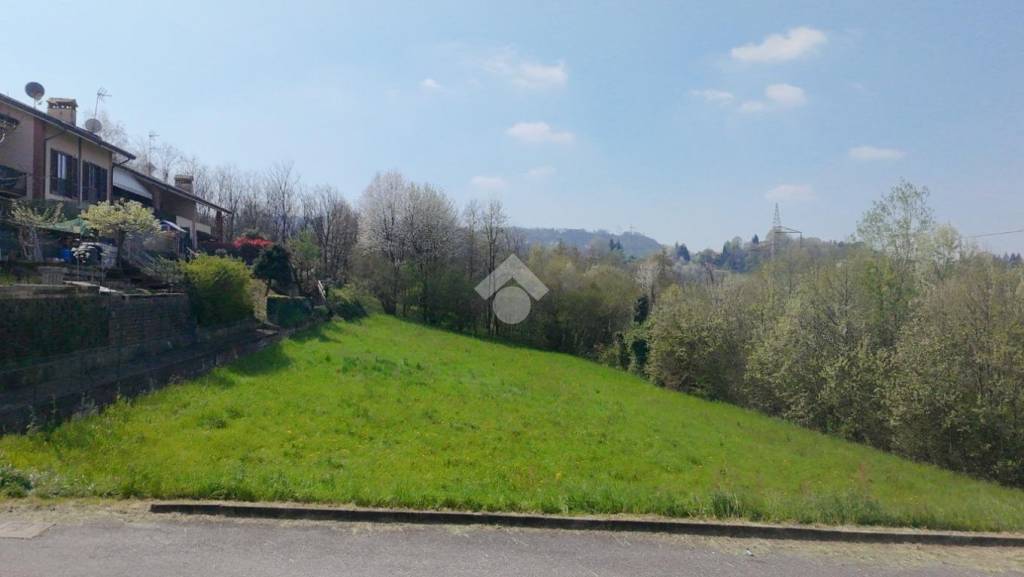 terreno edificabile in vendita a Castello di Brianza