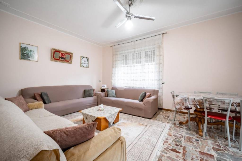 appartamento in vendita a Castello di Brianza in zona Brianzola