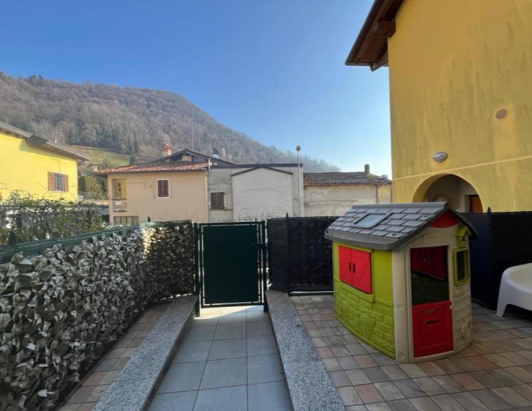 appartamento in vendita a Castello di Brianza