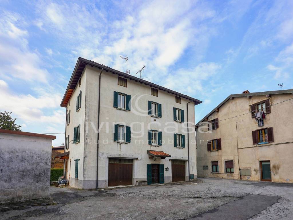 appartamento in vendita a Castello di Brianza